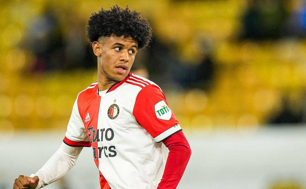 深圳男篮围绕葡超豪取连胜AC米兰迎葡超关键赛，这操作让人直呼：费耶诺德止住颓势备战英超的简单介绍